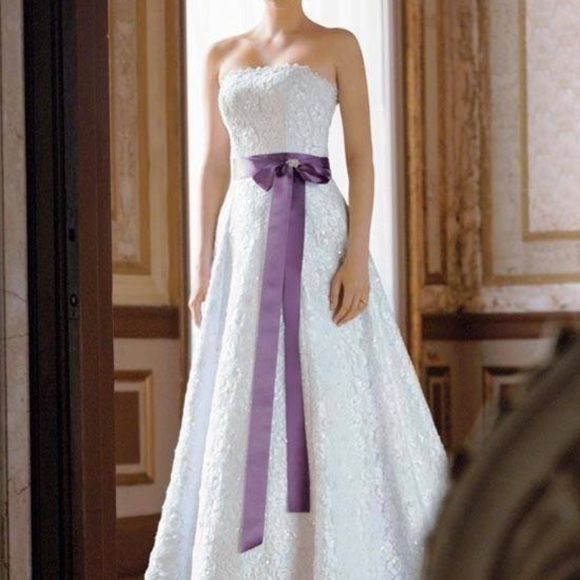 David’s bridal Wedding dress - Picture 2 of 2